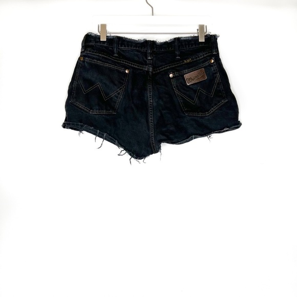 Wrangler Shorts Black Distressed Frayed Shorts High Rise - Picture 5 of 5